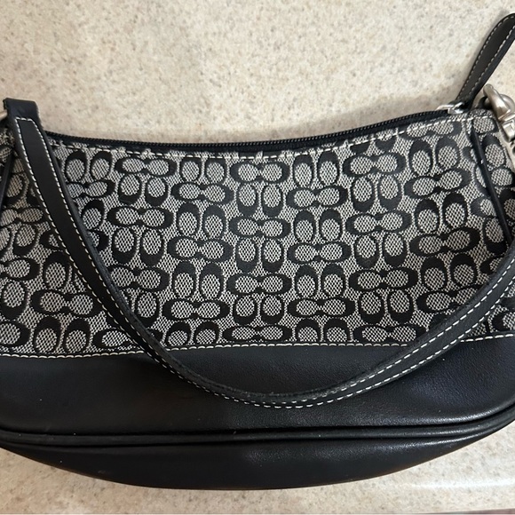 Coach Signature Small C Leather Canvas Purse. - Picture 4 of 4